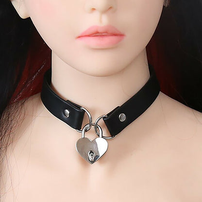 Ple'sur Pvc Collar With Heart Lock & Key Black